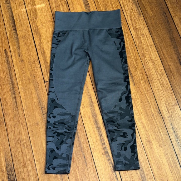 Women's Zyia leggings lot of 3 - Picture 7 of 16